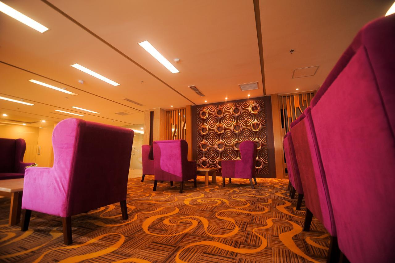 S-One Hotel Palembang Palimbão Exterior foto